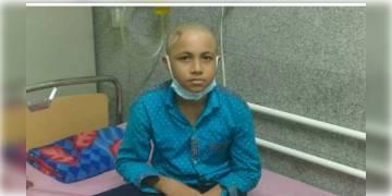 Read more about - তৃতীয় বার অস্ত্রোপচার এর দ্বারা এক ছাত্রের মাথায় কৃত্রিম খুলি বসাতে সফল হল এসএসকেএম