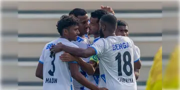 Read more about - Santosh Trophy । সন্তোষ ট্রফিতে বিধ্বংসী বাংলা, রাজস্থানকে উড়িয়ে হ্যাটট্রিক বাংলার ছেলেদের