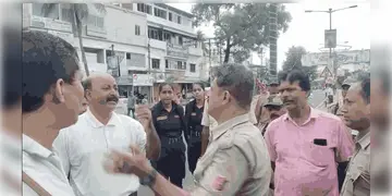 Read more about - Balurghat | ধর্মঘট নিয়ে বচসা, সিপিএম কর্মীকে চড় মারার অভিযোগ আইসির বিরুদ্ধে!