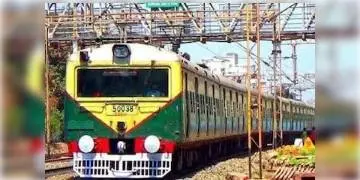 Read more about - করোনা বিধিনিষেধ সংক্রান্ত ফের জারি করা হল নির্দেশিকা, লোকাল ট্রেন চলাচল এখনও বন্ধ থাকছে