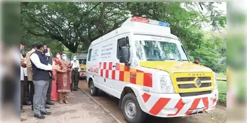 Read more about - 108 Ambulance Service | সব রকম আপৎকালীন পরিস্থিতিতে এবার এই রাজ্যেও ছুটে আসবে ডায়াল ১০৮ অ্যাম্বুল্যান্স!