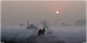 Read more about - WB Weather | কলকাতায় তাপমাত্রার পারদ নামবে ১৯ এর ঘরে! চলতি সপ্তাহেই রাজ্যে আবহাওয়ার পরিবর্তন