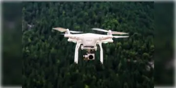 Read more about - পাক ড্রোন! জঙ্গি হানার আশঙ্কার জেরে জম্মুতে লাল সতর্কতা জারি