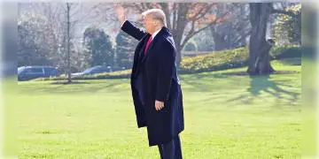 Read more about - ট্রাম্পের ‘প্রচারক’ হিসেবে কাজ করা প্রায় ৭০ হাজার অ্যাকাউন্টও এ বার মুছে দিল টুইটার