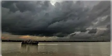 Read more about - WB Weather | আগামী কয়েকদিন ভারী বৃষ্টির সম্ভাবনা কলকাতাসহ দক্ষিণবঙ্গে! অতি ভারী বৃষ্টির সতর্কতা উত্তরবঙ্গে!