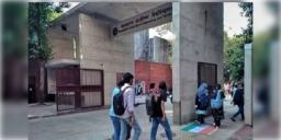 Read more about - BUET Indian Flag | ইউনিভার্সিটির 'ডোরম্যাট' ভারতের জাতীয় পতাকা! প্রতিবাদে বাংলাদেশি রোগী দেখা বন্ধ করলেন খ্যাতনামা ডাক্তার