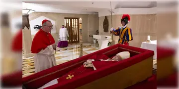 Read more about - Pope Francis | শনিবারই অনুষ্ঠিত হবে প্রয়াত পোপ ফ্র্যান্সিসের শেষকৃত্য! উপস্থিত থাকবেন চার্চের সর্বোচ্চ ধর্মীয় ব্যক্তিরা!