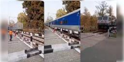 Read more about - ভাইরাল ভিডিও- অবাক কান্ড: যাত্রীসহ পেছন দিকে ছুটে চললো শতাব্দী এক্সপ্রেস