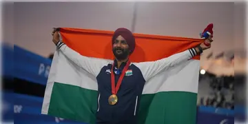 Read more about - Paris Paralympic 2024 | ২০ দিন আগেই মৃত্যু মায়ের, প্যারিস প্যারালিম্পিক্সের তিরন্দাজিতে সোনা জিতে 'মা'কে উৎসর্গ করলেন হরবিন্দর