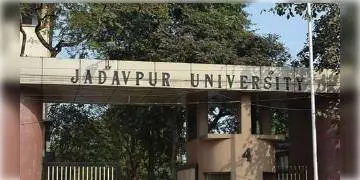 Read more about - UGC-র নির্দেশ মেনে কলাবিভাগে মূল্যায়ন, যাদবপুর বিশ্ববিদ্যালয়ে স্থগিত অন্তর্বর্তী সেমিস্টারের পরীক্ষা