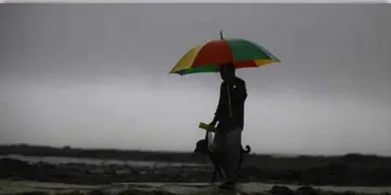 Read more about - West Bengal Weather | নেই ভারী বৃষ্টির সম্ভাবনা, বরং বাড়বে ৩-৪ ডিগ্রি তাপমাত্রা! কবে ফের বদলাবে আবহাওয়া?