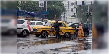 Read more about - Weather Update | গরমের দাবদাহে পুড়ছে কলকাতা, একনজরে মহানগরীর আজকের আবহাওয়া আপডেট