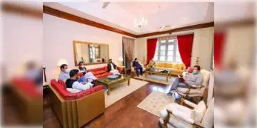 Read more about - করোনা আক্রান্ত হওয়া সত্ত্বেও একঘর লোক নিয়ে বৈঠক করলেন পাক প্রধানমন্ত্রী ইমরান খান, বিতর্ক তুঙ্গে