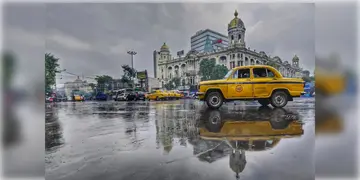 Read more about - Weather Update | জলমগ্ন কলকাতা, কমছে বৃষ্টির দাপট, একনজরে মহানগরের আজকের আবহাওয়া আপডেট