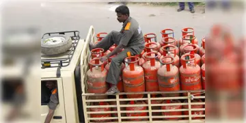 Read more about - LPG | রান্নার গ্যাসের আধার যাচাইয়ের শেষ দিন ৩১ মার্চ! ১লা এপ্রিল থেকে LPG সিলিন্ডারে মিলবে ৩০০ টাকা ছাড়!