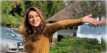 Read more about - খোলাচুলে ‘প্রকৃতি কন্যা’ মিমি, মাথার উপর সবুজের চাঁদোয়ায় ধরা দিলেন সুন্দরী।