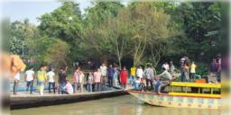 Read more about - Bangladesh | প্রতিমা বিসর্জন দিতে গিয়ে ঝিনাই নদীতে দুই নৌকার সংঘর্ষে মৃত্যু ১২ বছরের এক কিশোরের