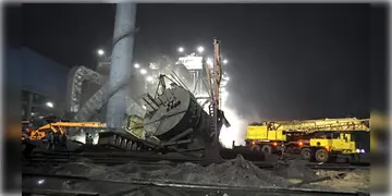 Read more about - Chhattisgarh । ইস্পাত কারখানার চিমনি ভেঙে ছত্তিশগড়ে মৃত্যু  ৮ শ্রমিকের, ধ্বংসস্তূপের তলায় আটকে আরও ২৫