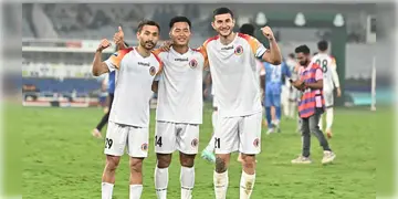 Read more about - East Bengal vs Mohammedan | ৩:১ গোলে মহামেডান বধ ইস্টবেঙ্গলের, লিগ টেবিলে জায়গা বদলালো না দুই প্রধান