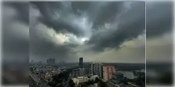 Read more about - WB Weather | শনিবার পর্যন্ত রাজ্য জুড়ে বৃষ্টিপাতের সম্ভাবনা! দিনভর গরমের পর বিকেলে হতে পারে ঝড়-বৃষ্টি!