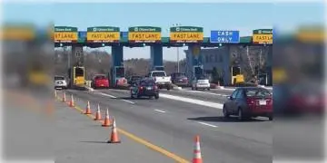 Read more about - দেশজুড়ে ন্যাশনাল হাইওয়েতে টোল প্লাজাগুলিতে ফাস্ট্যাগ বাধ্যতামূলক হয়েছে, না থাকলে দিতে হবে জরিমানা