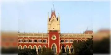 Read more about - রাজ্য ফের ধাক্কা খেল আমফান দুর্নীতি মামলায়, হাইকোর্টের তরফ থেকে গ্রহণ করা হলোনা তদন্ত রিপোর্ট