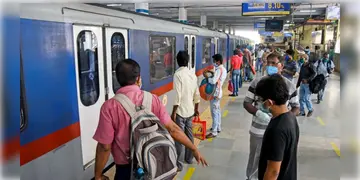 Read more about - Kolkata Metro | নোয়াপাড়া-কবি সুভাষ রুটে কম চলবে মেট্রো! মহাবীর জয়ন্তীতে কলকাতা মেট্রোর পরিষেবায় কাটছাঁট!