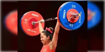 Read more about - চ্যাম্পিয়নদের হাসির আড়ালে লুকিয়ে থাকে যন্ত্রণা! ঋতুস্রাবকালীন ভারোত্তোলনে দেশকে রুপো জেতান চানু