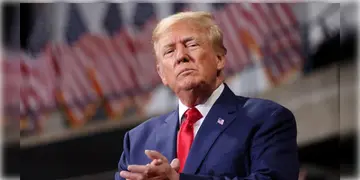 Read more about - Donald Trump | আরও পণ্যের ওপর  শুল্ক চাপাতে চলেছে ট্রাম্পের সরকার! বাদ নেই মেডিক্যাল পণ্য, ওষুধও!