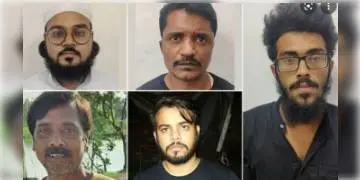 Read more about - ফের ২৬/১১-র ধাঁচে হামলার ছক! কড়া নজরে দিল্লি, উত্তরপ্রদেশ ও মহারাষ্ট্র