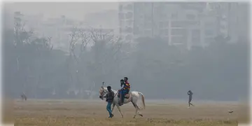 Read more about - Weather Update । বছরের শুরুতেই শীত পড়ছে জাঁকিয়ে, একনজরে দেখে নিন মহানগরের আবহাওয়া আপডেট