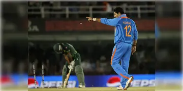 Read more about - Yuvraj Singh Jersey । যুবরাজ সিং-এর আইকনিক ১২ নম্বর জার্সি পাচ্ছেন প্রথমবার সিনিয়র দলে ডাক পাওয়া তরুণ ক্রিকেটার!