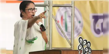 Read more about - Mamata Banerjee | ‘বাংলা জ্বললে দিল্লিও থেমে থাকবে না’ মন্তব্যের জন্য মমতার বিরুদ্ধে FIR দায়ের