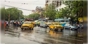 Read more about - Weather Update | ভারী বৃষ্টি থেকে রেহাই মহানগরীর, ঝলমলে রোদ শহরে, একনজরে কলকাতার আজকের আবহাওয়া আপডেট