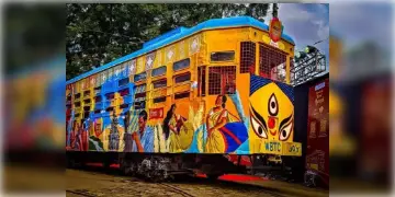 Read more about - Durga Puja 2023 | পুজোর সাজে তিলোত্তমার ১৫০ বছরের 'সঙ্গী'! পুজো পরিক্রমা করুন 'পুজো স্পেশ্যাল ট্রাম'-এ চড়ে!