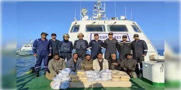 Read more about - Indian Coast Guard । মাছের ট্রলার থেকে প্রায়  ৬ হাজার কেজি নিষিদ্ধ মাদক উদ্ধার করল ভারতীয় উপকূলরক্ষী বাহিনী