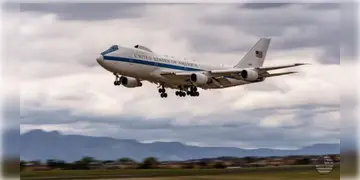 Read more about - Doomsday Plane | ইরান-ইজরায়েল সংঘর্ষের আবহে যুদ্ধের প্রস্তুতি নিচ্ছেন ট্রাম্প? আমেরিকায় নামলো “ডুমসডে প্লেন”!