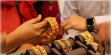 Read more about - Gold-Silver Price | পুজোর মুখে দর বাড়ছে সোনার, পিছিয়ে নেই রুপোও, আজ কলকাতায় সোনার দাম কত?