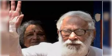 Read more about - সস্ত্রীক কোভিড পজিটিভ রাজ্যের প্রাক্তন মুখ্যমন্ত্রী, ভর্তি করা হল হাসপাতালে