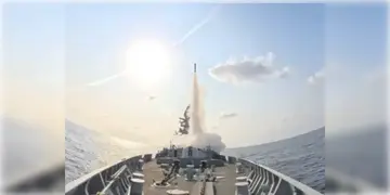 Read more about - Indian Navy | আরব সাগরে মিসাইল ফায়ার করল ভারতীয় নৌবাহিনী! পাকিস্তানকে কড়া বার্তা ভারতের!