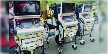 Read more about - Manhole Cleaning Robot |  মানুষ নয়, এবার কলকাতার  রাস্তার ম্যানহোল পরিষ্কার করবে রোবট!