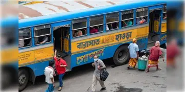 Read more about - L238 Bus Accident | ভয়াবহ দুর্ঘটনার কবলে হাওড়ামুখী এল ২৩৮ বাস! পথদুর্ঘটনায় আহত ৫! আশঙ্কাজনক অবস্থা ৩জনের!