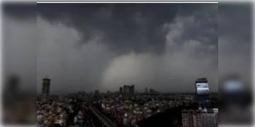 Read more about - মেঘাচ্ছন্ন আকাশ, কলকাতা-সহ দুই বঙ্গে ধেয়ে আসছে বৃষ্টি, পূর্বাভাস আবহাওয়া দফতরের