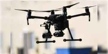 Read more about - উড়ন্ত ড্রোনে ৫ কেজি বিস্ফোরক! গুলি করে ড্রোন নামিয়ে বিস্ফোরক উদ্ধার করে কাশ্মীর পুলিশ