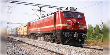 Read more about - Kharagpur Train | রিমডেলিংয়ের কাজের জন্যে হাওড়া-খড়্গপুর শাখায় ৫১টি ট্রেন বাতিল রেলের!