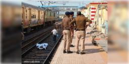 Read more about - Mirzapur Train Accident | রেললাইন পার হতে যেতেই ধেয়ে এলো ট্রেন, মির্জাপুরে ট্রেনে কাটা পড়ে মৃত্যু ৬ পুণ্যার্থীর!