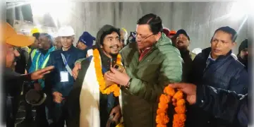 Read more about - Uttarkashi Tunnel Rescue | উত্তরকাশি সুড়ঙ্গের ভেতরেই চলতো শরীরচর্চা, নিতেন একে অপরের যত্ন! কীভাবে কাটলো ৪১ জন শ্রমিকের অভিশপ্ত ১৭দিন?