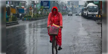 Read more about - West Bengal Weather | বুধবার থেকে রাজ্য-জুড়ে বৃষ্টির পূর্বাভাস! গড়ে ৪ ডিগ্রি সেন্টিগ্রেড বাড়তে পারে তাপমাত্রা!
