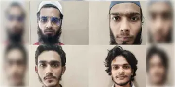 Read more about - Al Qaeda Terrorist | সোশ্যাল মিডিয়ায় চলতো ট্রেনিং! ‘আল কায়দা’-এর ৪ জঙ্গিকে গ্রেপ্তার করল গুজরাট পুলিশের ATS