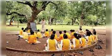 Read more about - বিশ্বভারতীর অফলাইন ক্লাস শুরু হচ্ছে, তবে এখনই সমস্ত পড়ুয়ারা ক্লাস করতে পারবে না